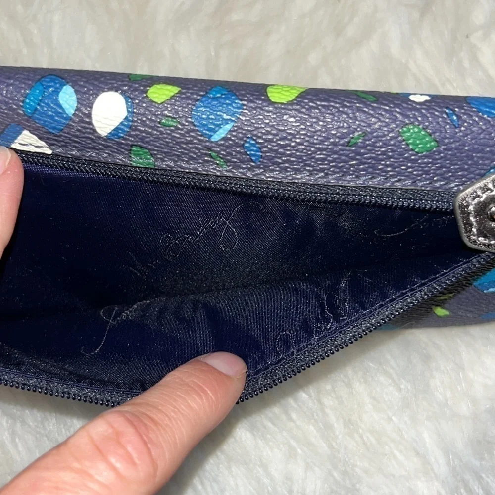 VERA Bradley Ink Spots Trifold Wallet, hard vinyl cute and great condition - Picture 3 of 9